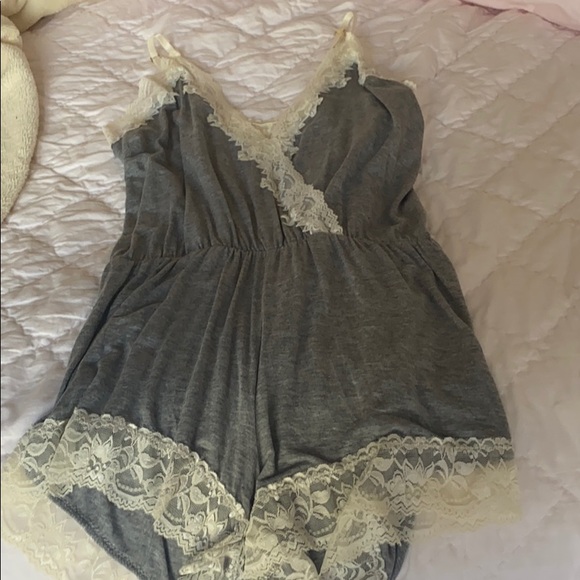 Romper - Picture 2 of 3